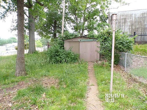 2nd image of 379 Porchester Dr