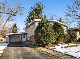 9337 Lincolnwood Dr, Evanston, IL 60203