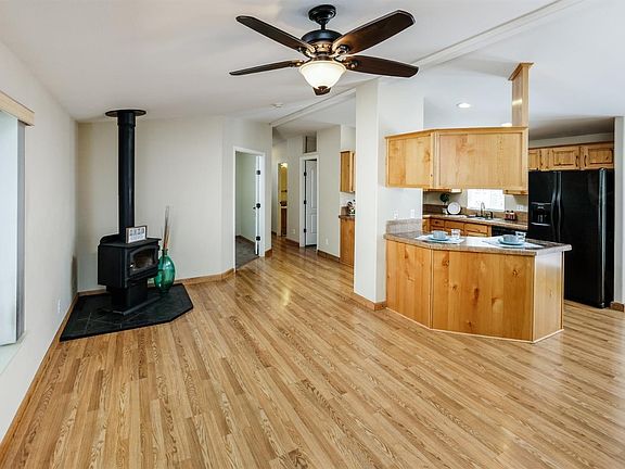 3rd image of 4910 Cedar Dr