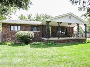 9N521 Irwin Dr, Elgin, IL 60123