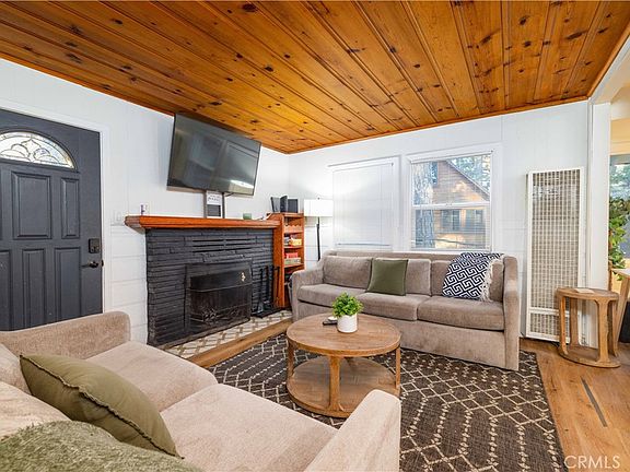 4th image of 42769 Conifer Dr