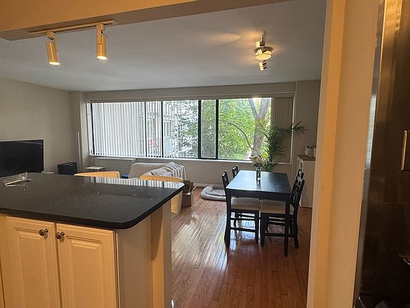 Kitchen/Living/Dining