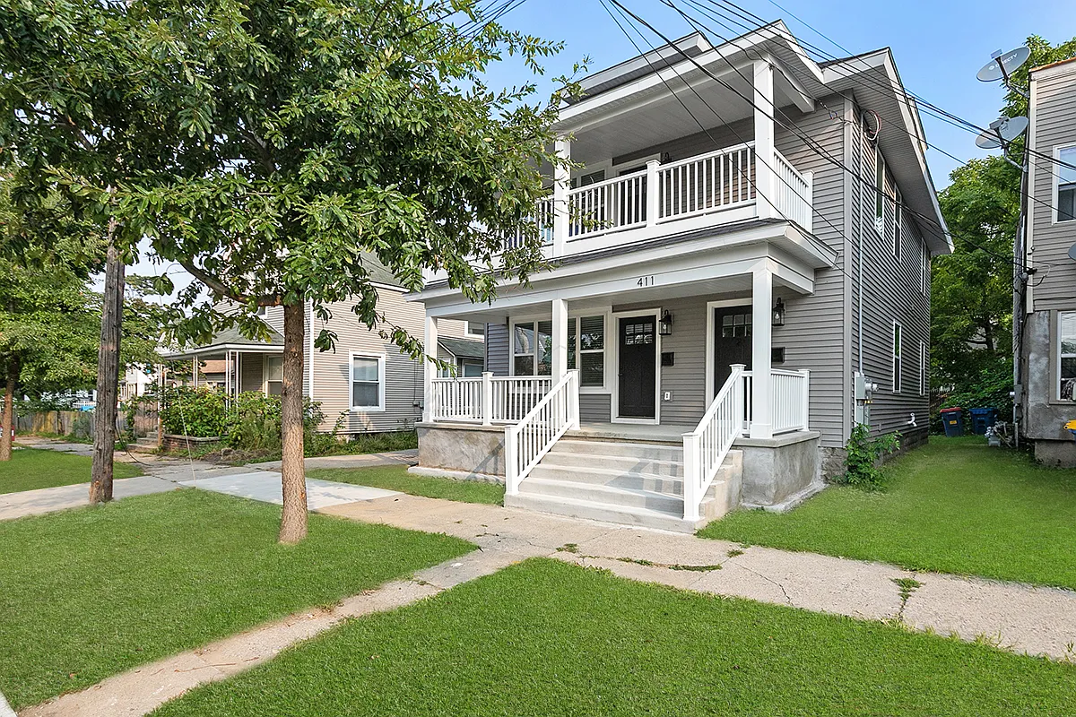 Building Photo - 411 11th St NW #2