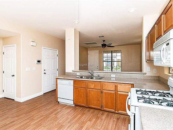 4th image of 1873 Versante Ave