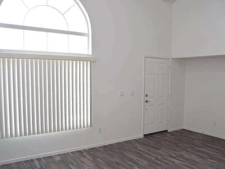 8765 Country Pines Ave — Photo 10