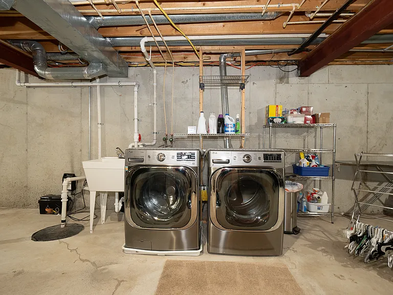 903 Maplewood Dr — Photo 15