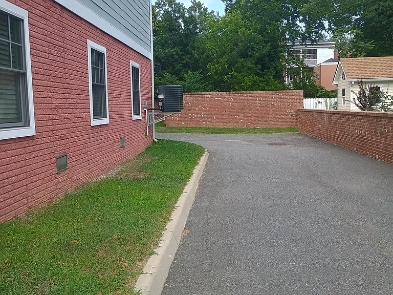 307 Charles St — Photo 26