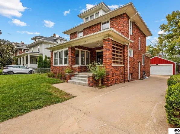 1316 S 33rd St, Omaha, NE 68105