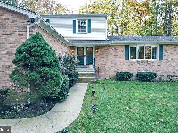 2nd image of 501 Winding Creek Ct