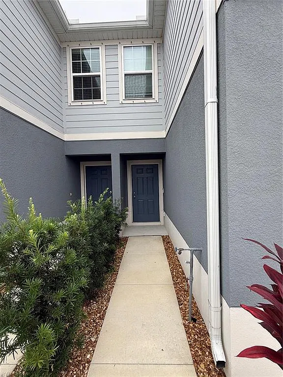 3 bed, 2.5 bath, 1431 sqft, $2,200 — Photo 3