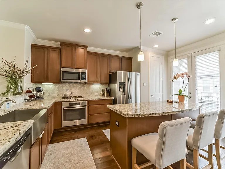 1517 Miles Oaks Pl — Photo 9