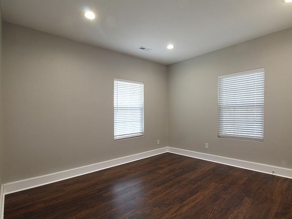 5th image of 3211 Marion Dr