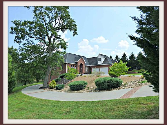 4th image of 352 Back 9 Dr