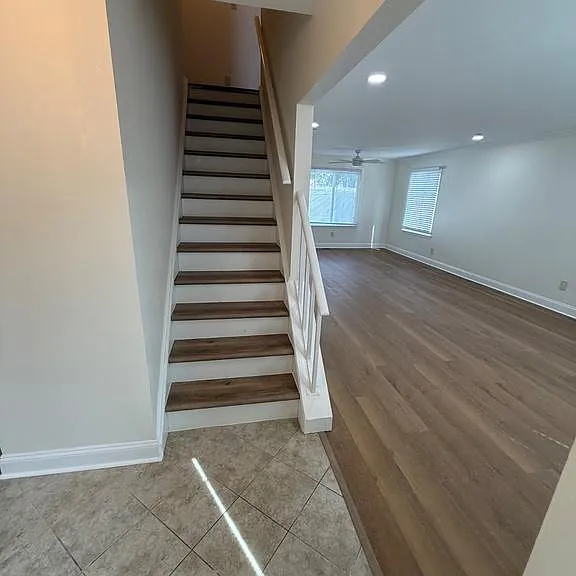 220 Deerpark Ct — Photo 14