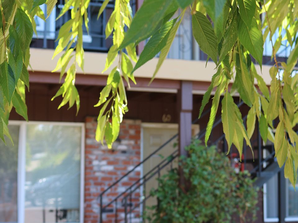 Oak Grove Village Apartments 3500 SE Oak Grove Blvd Milwaukie, OR