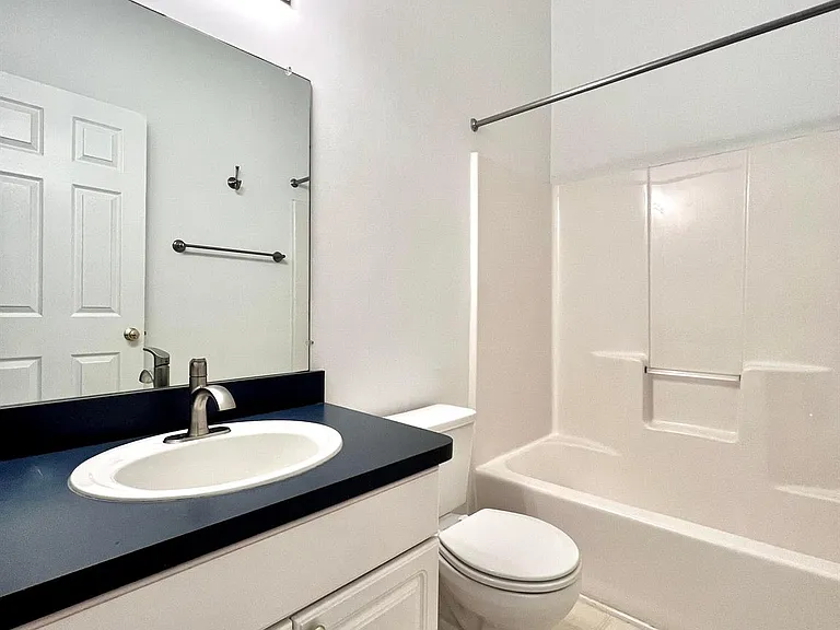 915 Huntclub Blvd — Photo 16