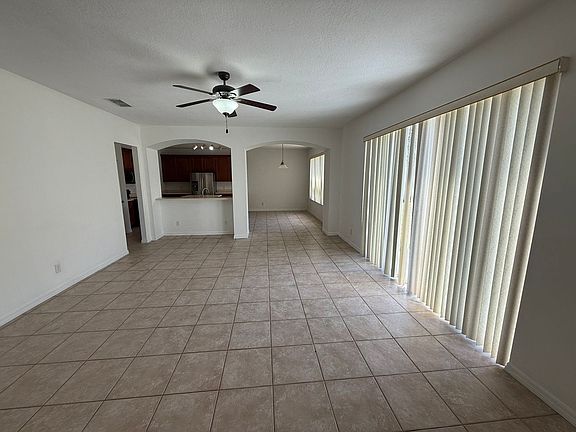 4th image of 2616 Plumberry Ave