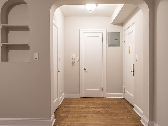 5th image of 3111 Broadway APT 1D