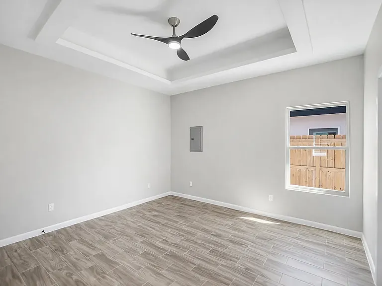 2409 Indian Creek Ave #3 — Photo 6