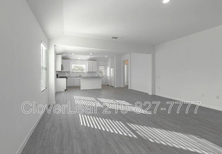 706 Red Field Way — Photo 9