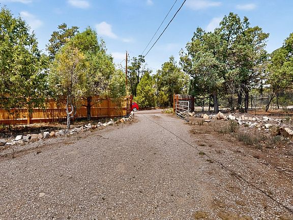 3rd image of 213 Raven Rd