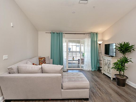 003_Living Room