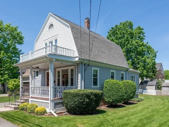 82 Oak St, Lexington, MA 02421
