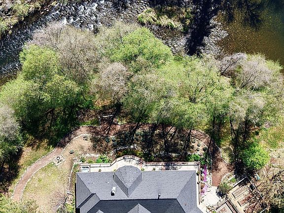 2nd image of 5343 Upper Applegate Rd