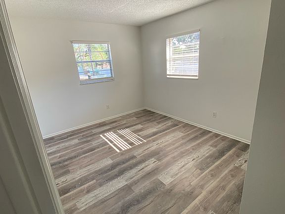 4th image of 1050 Indiana Ave #B