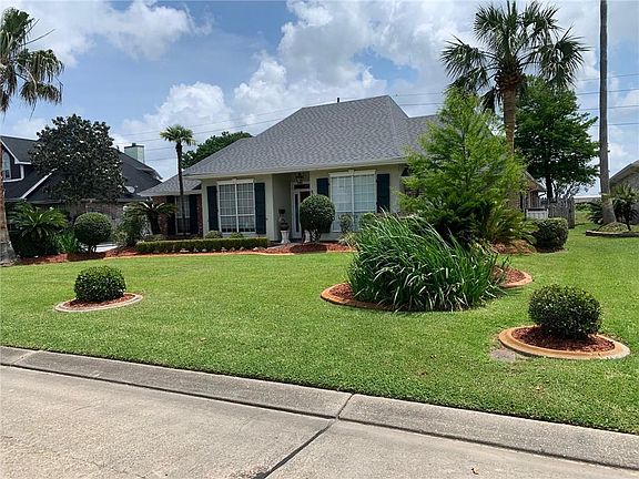 3rd image of 3653 Lake Lynn Dr