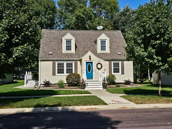 203 3rd Ave E, Lamberton, MN 56152