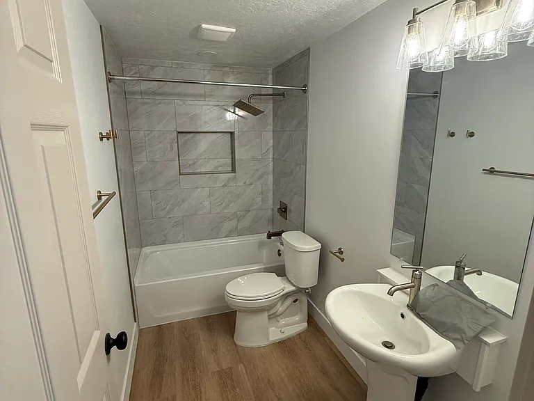 N Devers Dr — Photo 10