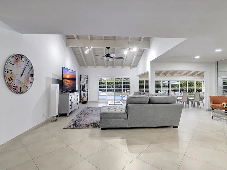 902 Foxpointe Cir — Photo 6