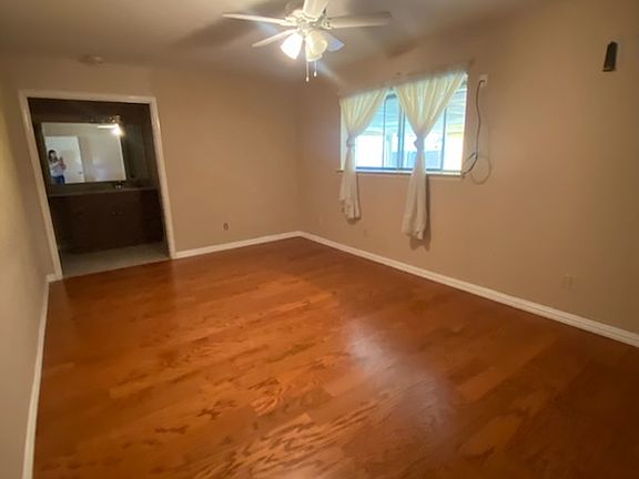 4th image of 1612 Cecil Dr