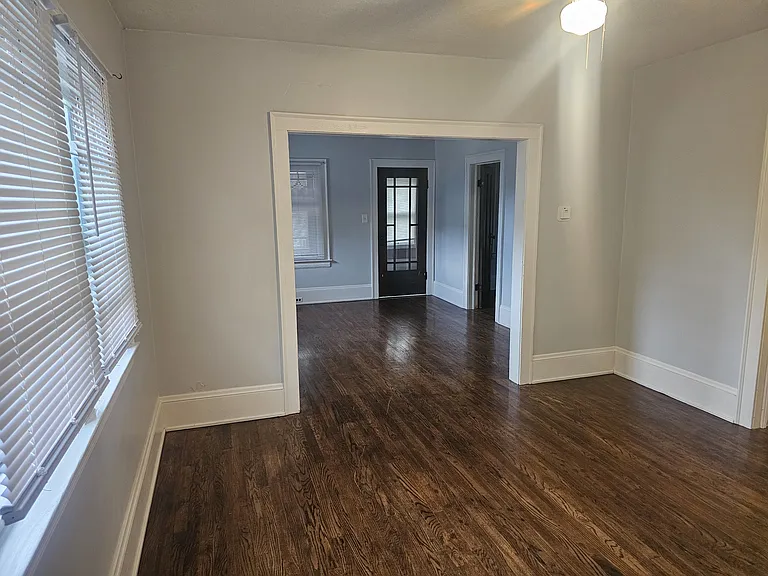 3518 Schiller Ave #UPSTAIRS — Photo 6