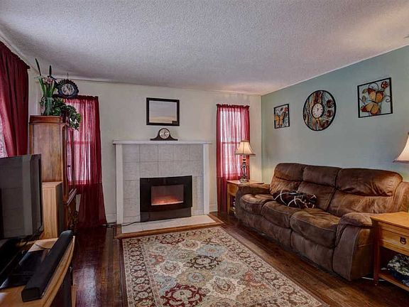 4th image of 1311 E Empire Ave