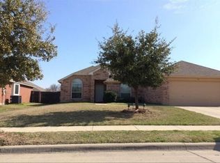 928 Virginia Ln, Saginaw, TX 76179