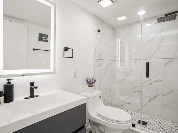 9802 Lombard Ct APT 102, Tampa, FL 33618