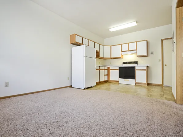 6 North Main Street, 6 Main St N APT 5, Minot, ND 58703