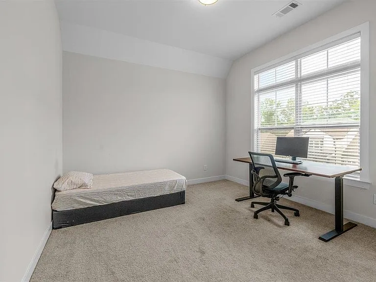 609 Yvonne Bend Dr — Photo 12