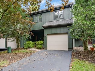 14 Carla Ct, Morristown, NJ 07960