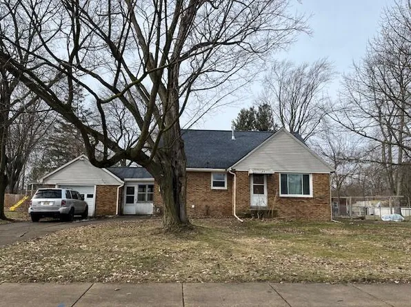 44 Lee St, Zeeland, MI 49464