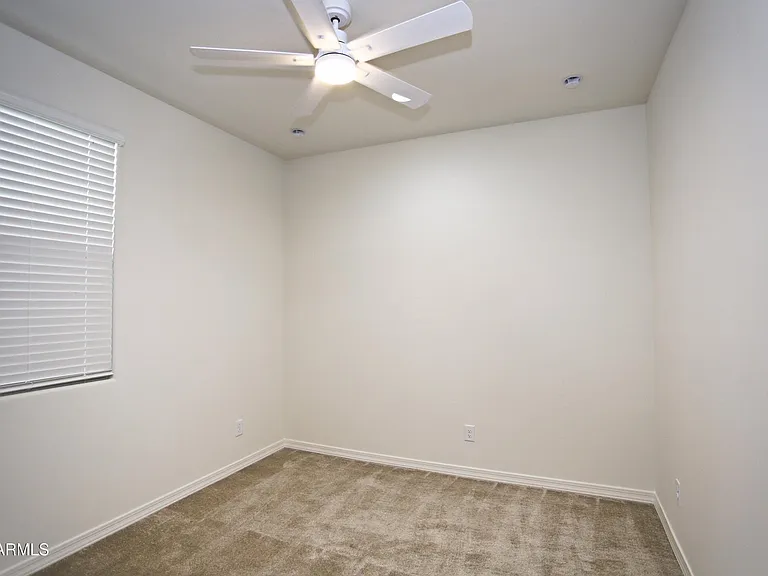 879 W Finch Dr — Photo 27