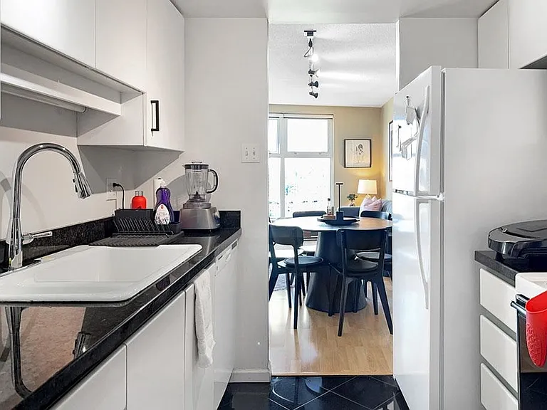 1331 Homer St #1404 — Photo 9