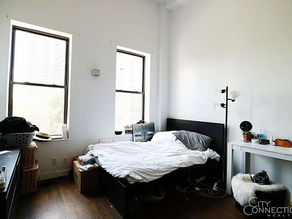2nd image of 124 Seigel St APT 4C