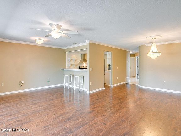 5th image of 336 Lofts Dr #4