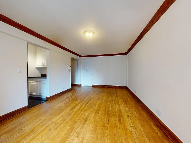 305 W 13th St #4G — Photo 5