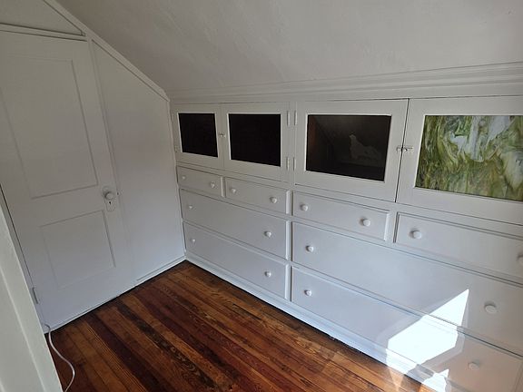 5th image of 2147 Duncan St APT 2