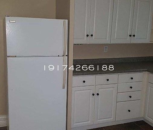 4th image of 800 W Charles St #2