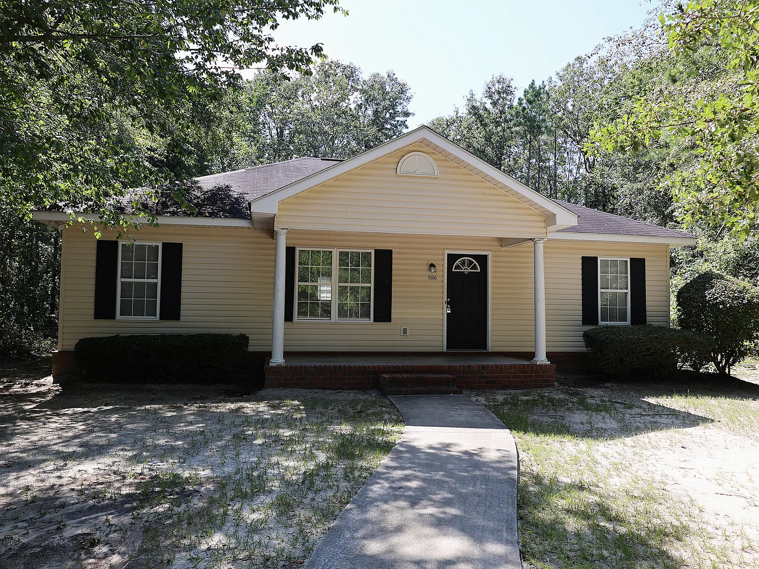3 bed, 1271 sqft, $1,650 — Photo 2